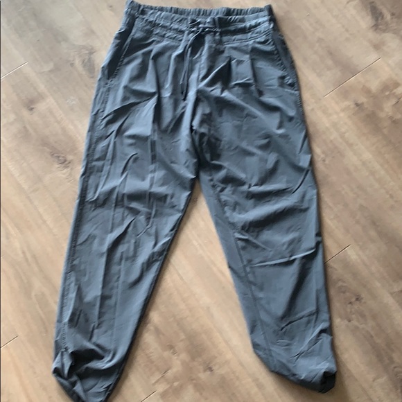 Lightweight Capri pants - Picture 4 of 7